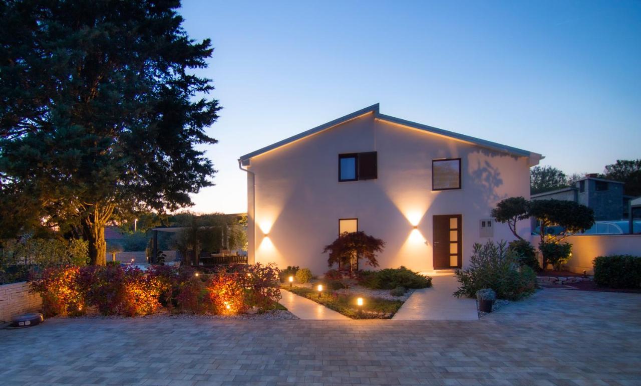 Villa Caprice - Krk Milohnici Exteriör bild