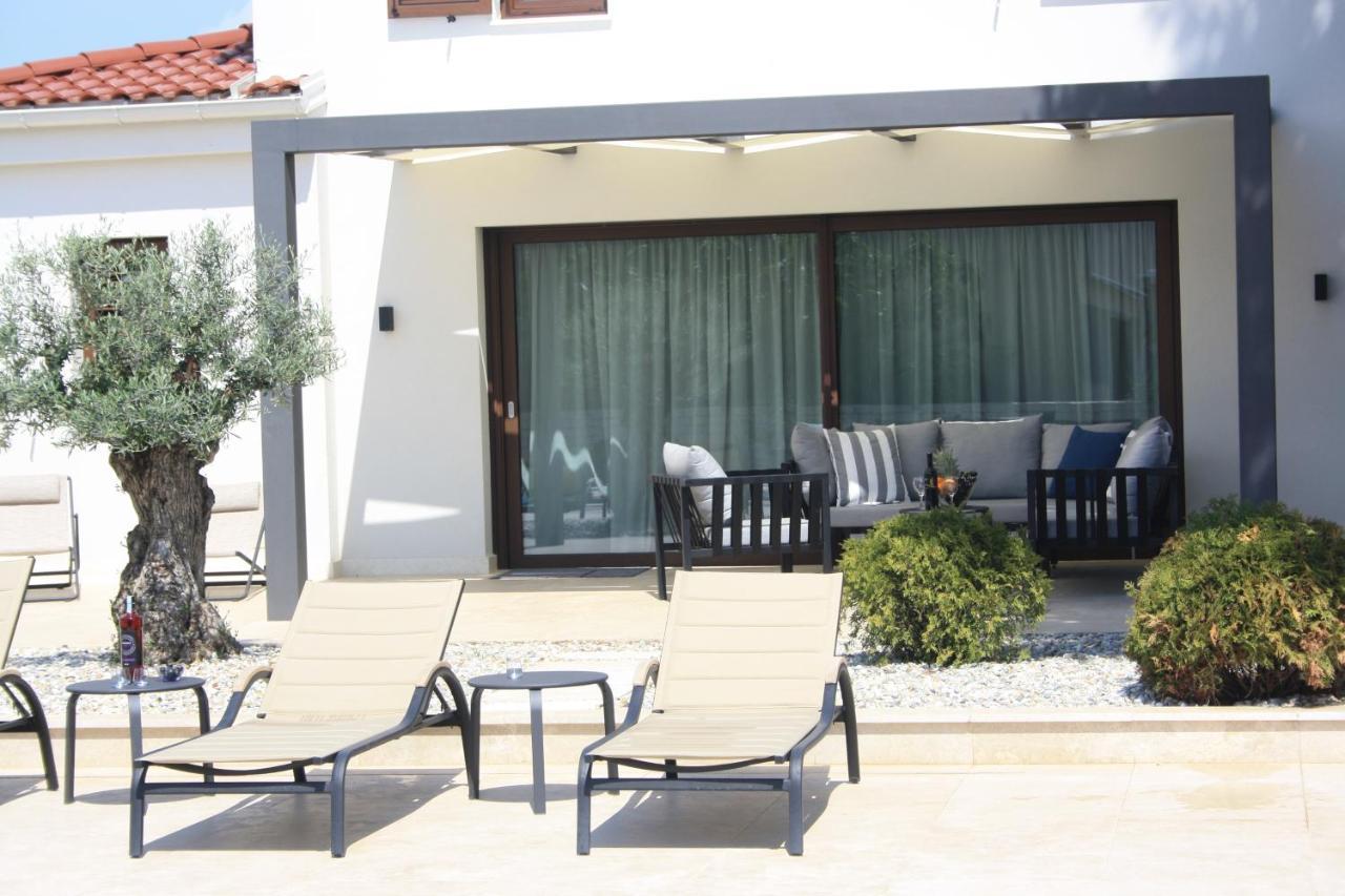 Villa Caprice - Krk Milohnici Exteriör bild