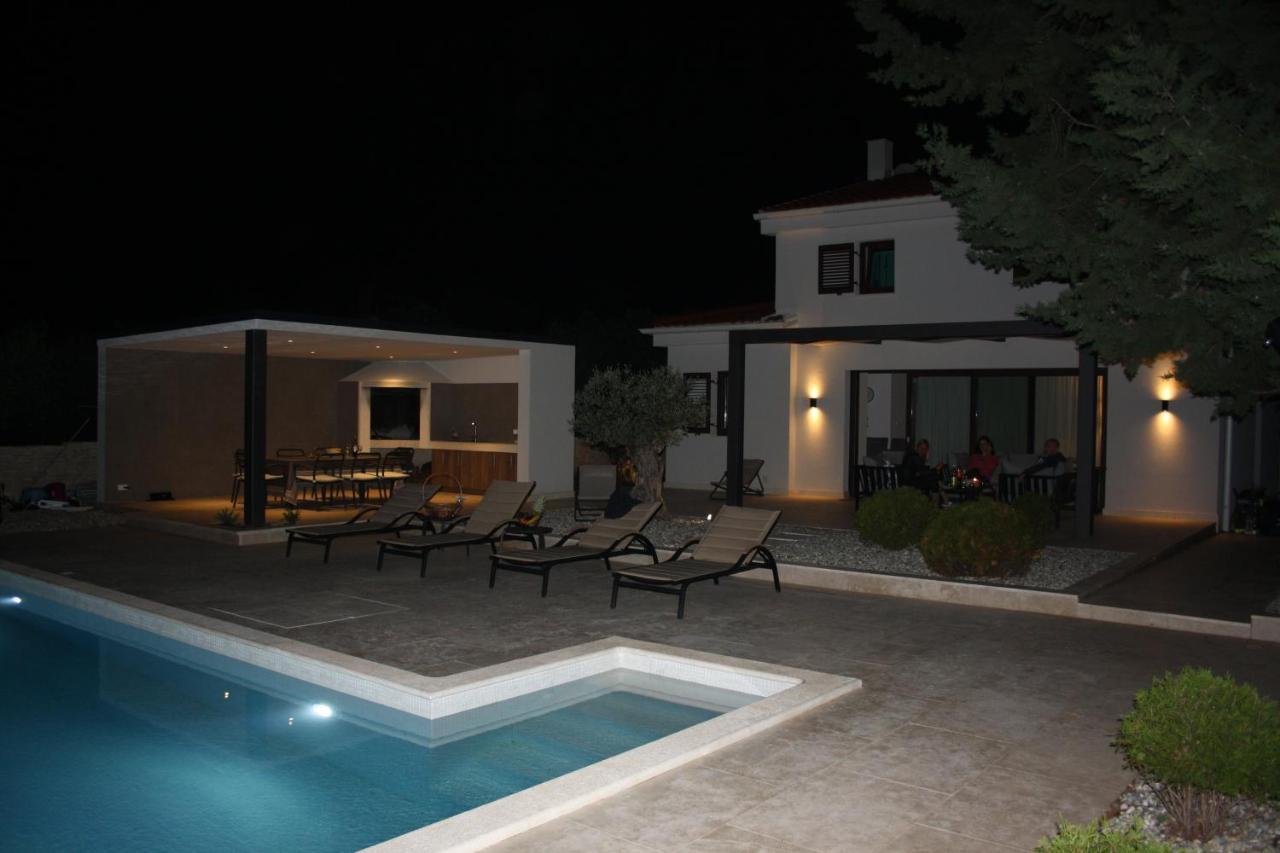 Villa Caprice - Krk Milohnici Exteriör bild